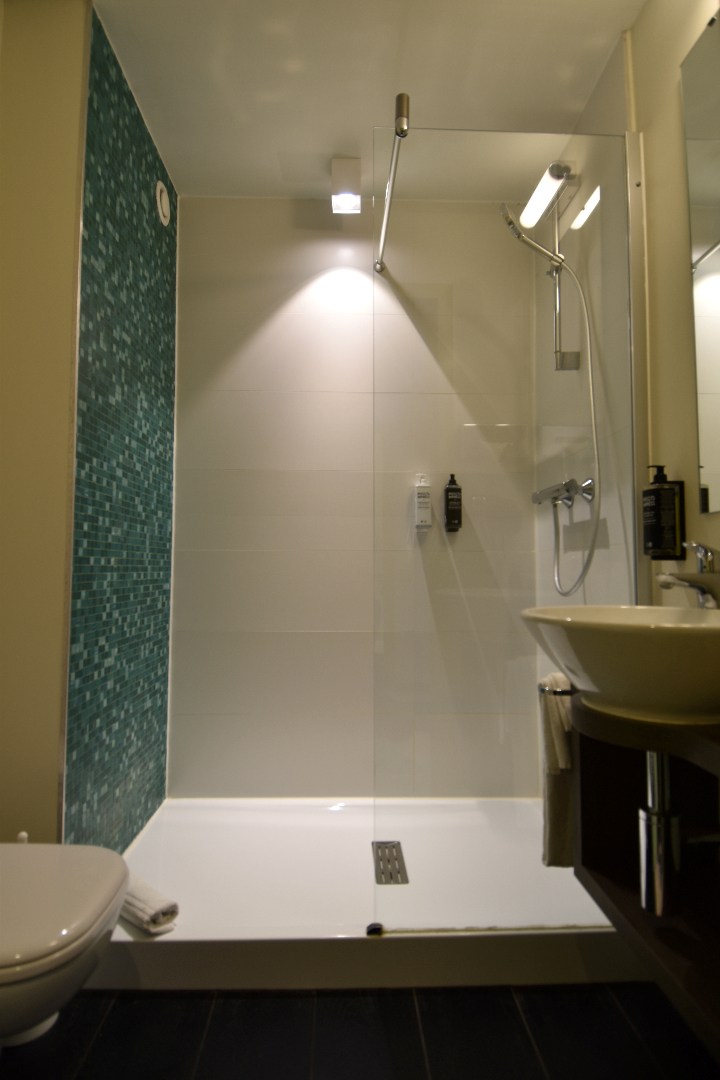 Hotelkamer in Ibis Styles Kortrijk Expo. Opbrengsteigendom zonder zorgen met mooi rendement! - foto 4