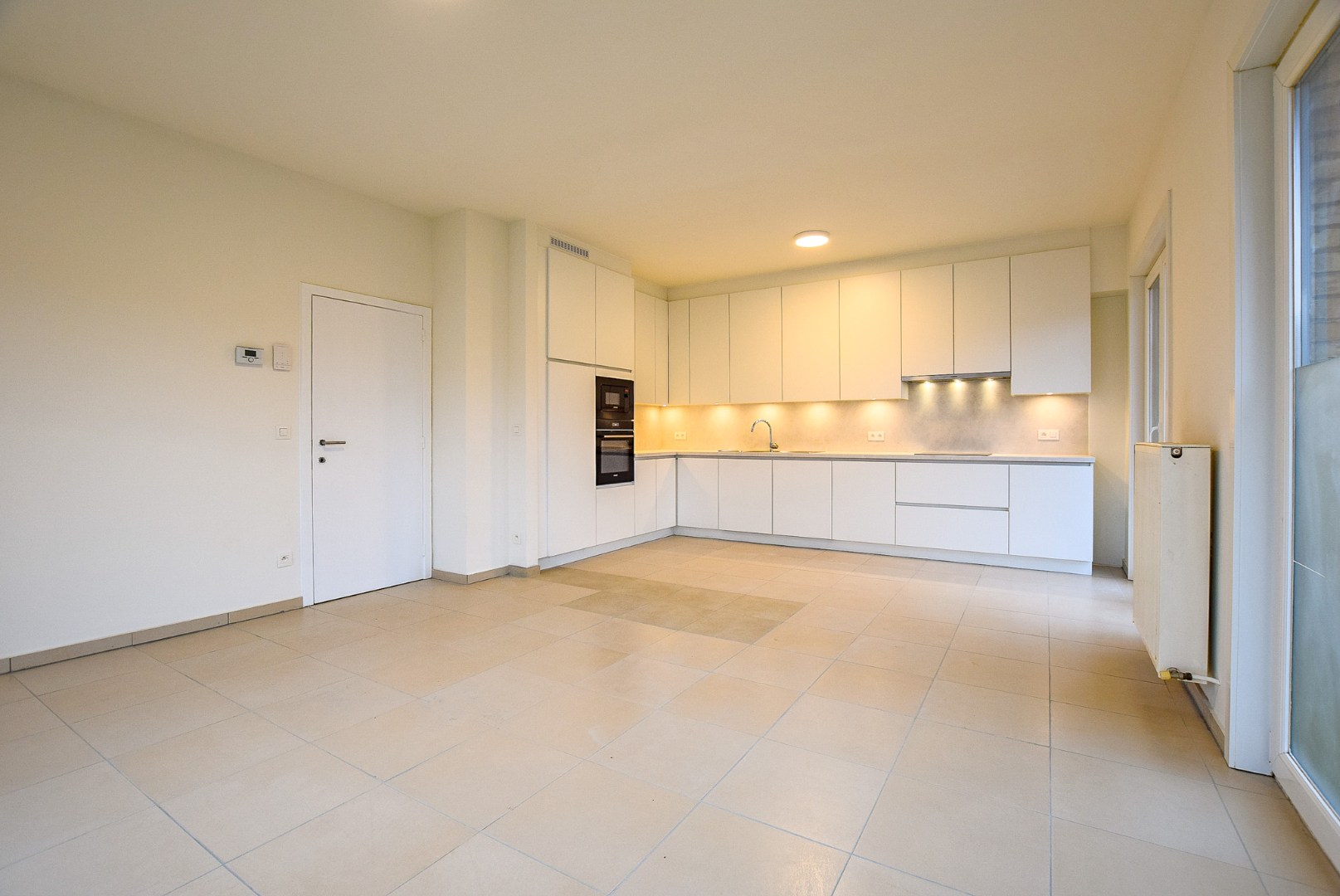 Goed gelegen 2-slaapkamerappartement (70m²) te Nieuwpoort, gelegen vlakbij het stadspark en de visserskaai. - foto 2