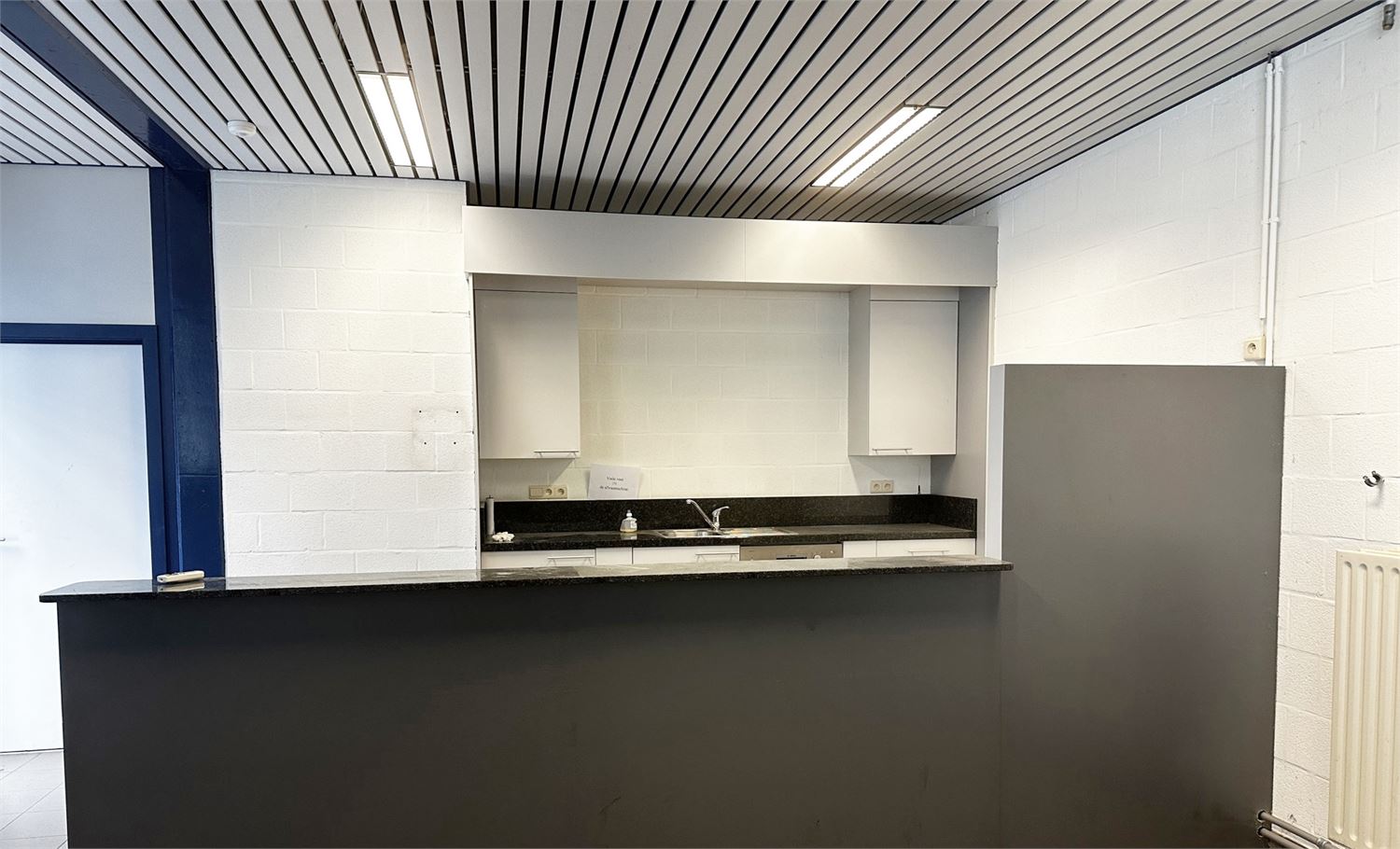 ERG RUIM KANTOOR NABIJ OPRIT AUTOSTRADE - foto 4