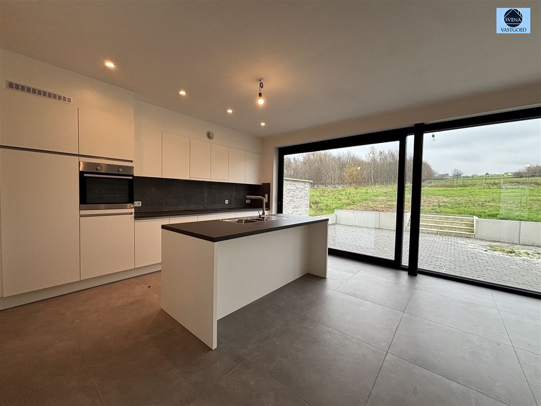 NIEUWBOUWWONING MET 4 SLAAPKAMERS EN GARAGE. - foto 3