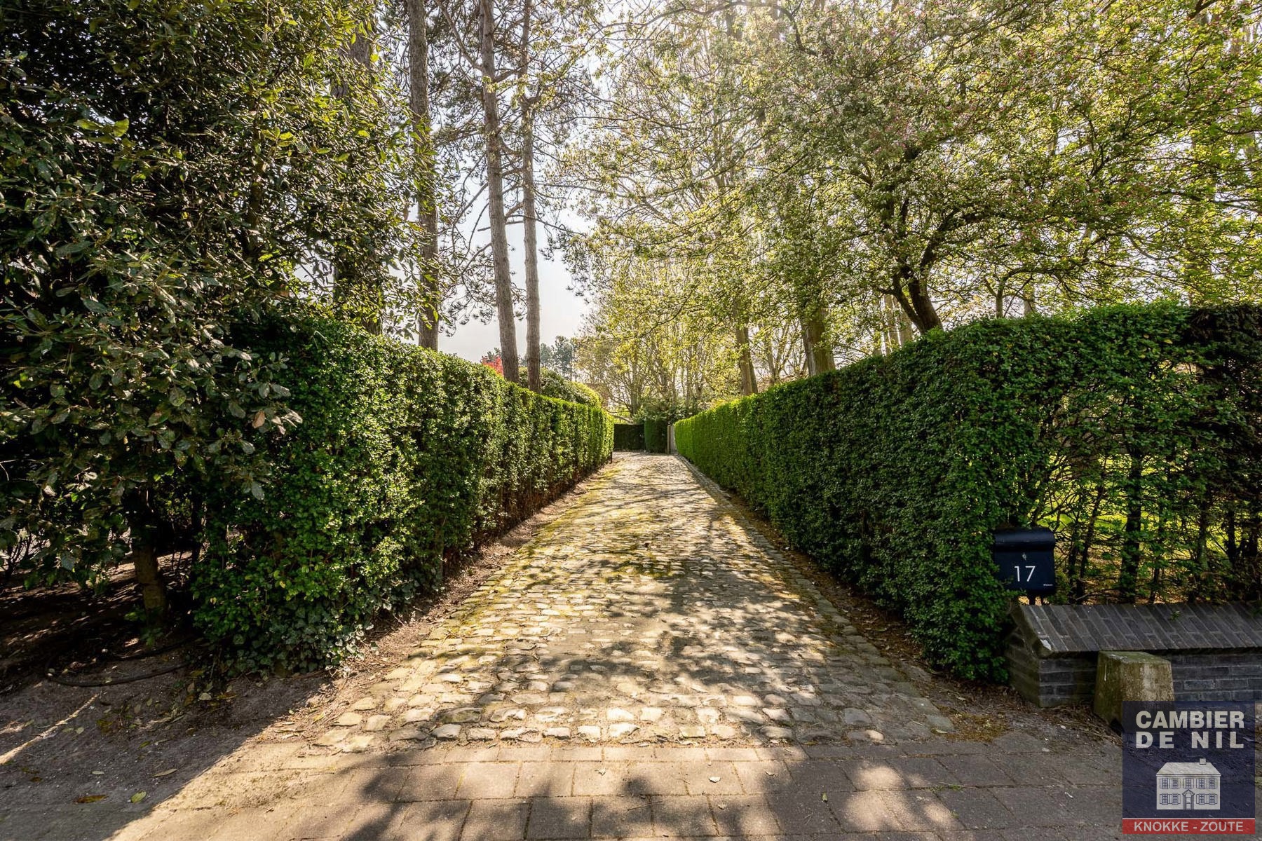 Charmante, ongemeubelde, vrijstaande villa in 2de lijn  in het zoute Zoute nabij de zee &amp; tennis - foto 2