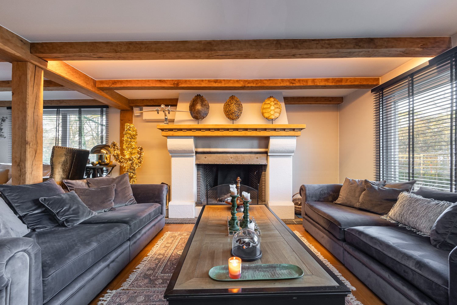 Exclusieve, recente villa met zwembad, drie volledig aparte wooneenheden en tal van extra troeven in het geliefde Vriesdonk. - foto 3