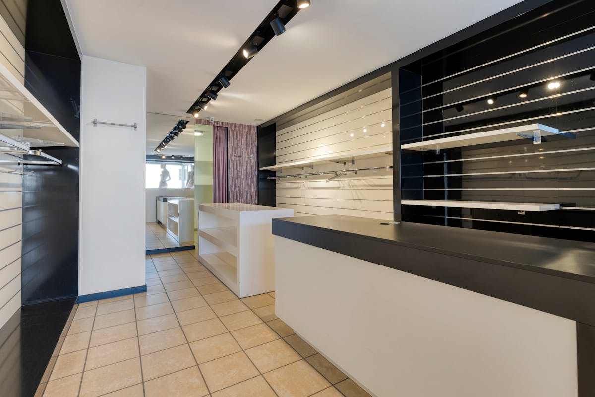 Te koop: Handelspand op de Zeedijk van Middelkerke (94 m²) - foto 1