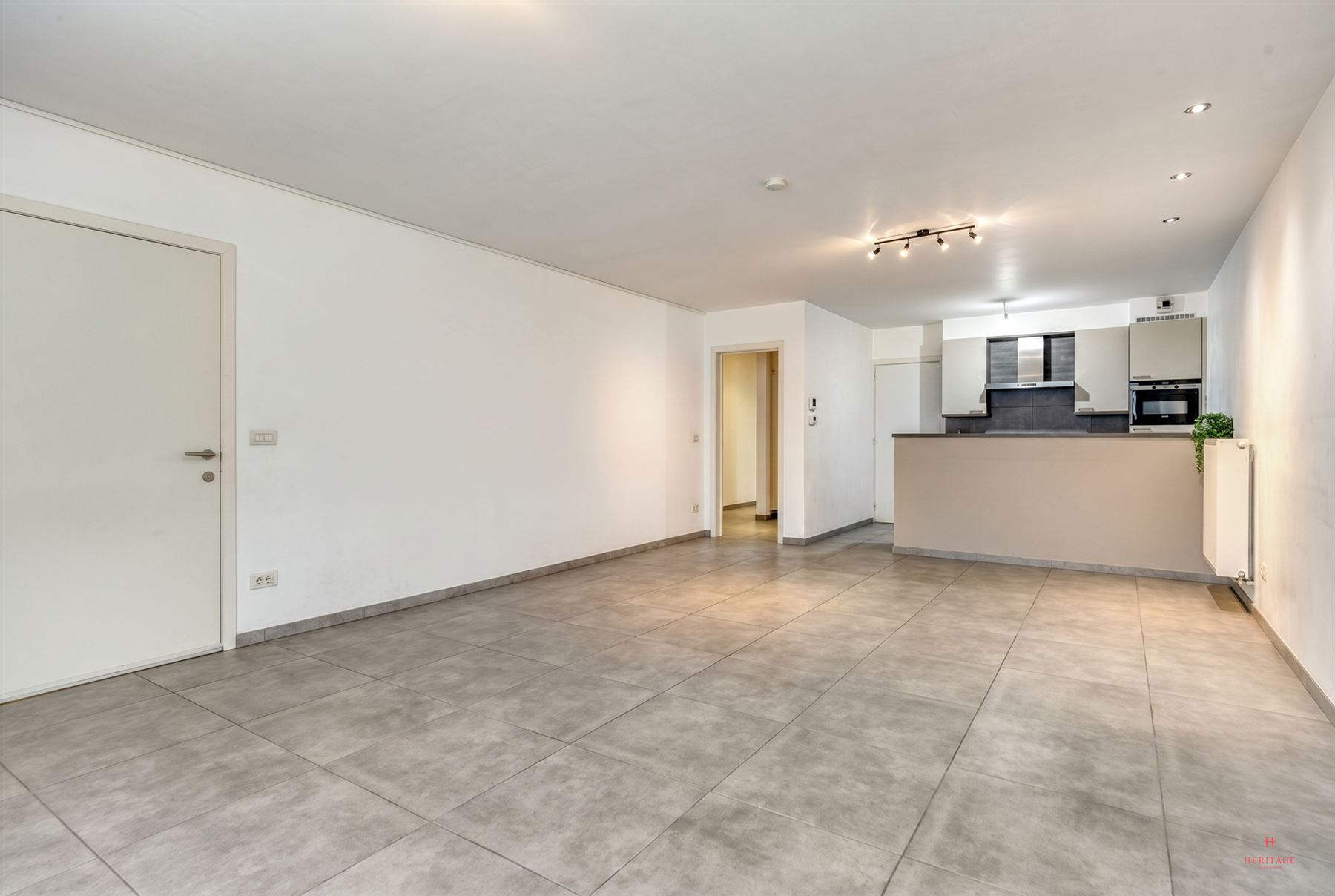 Apartment - photo 4