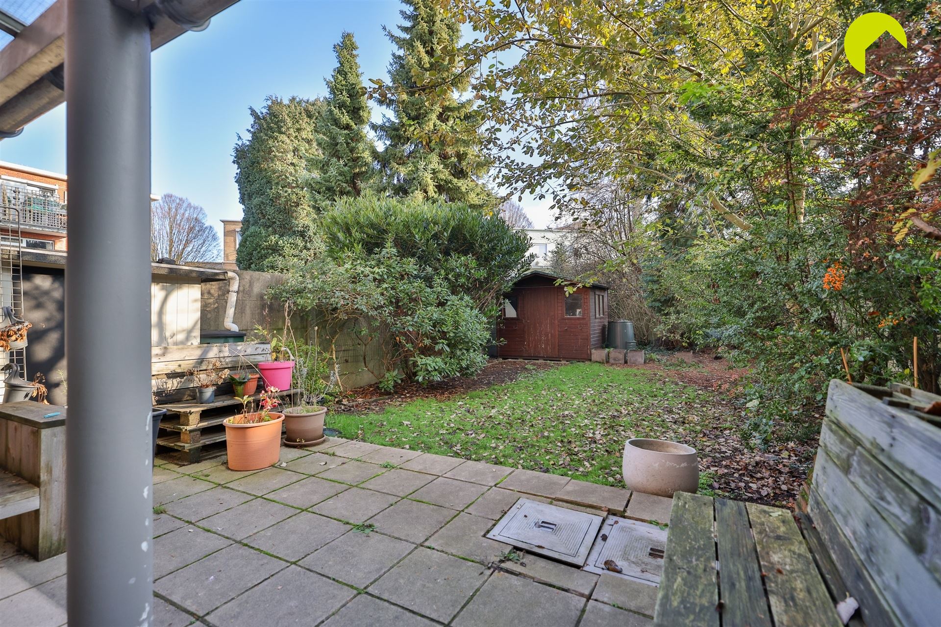 Ruim gelijkvloers appartement met aangelegde tuin - foto 2