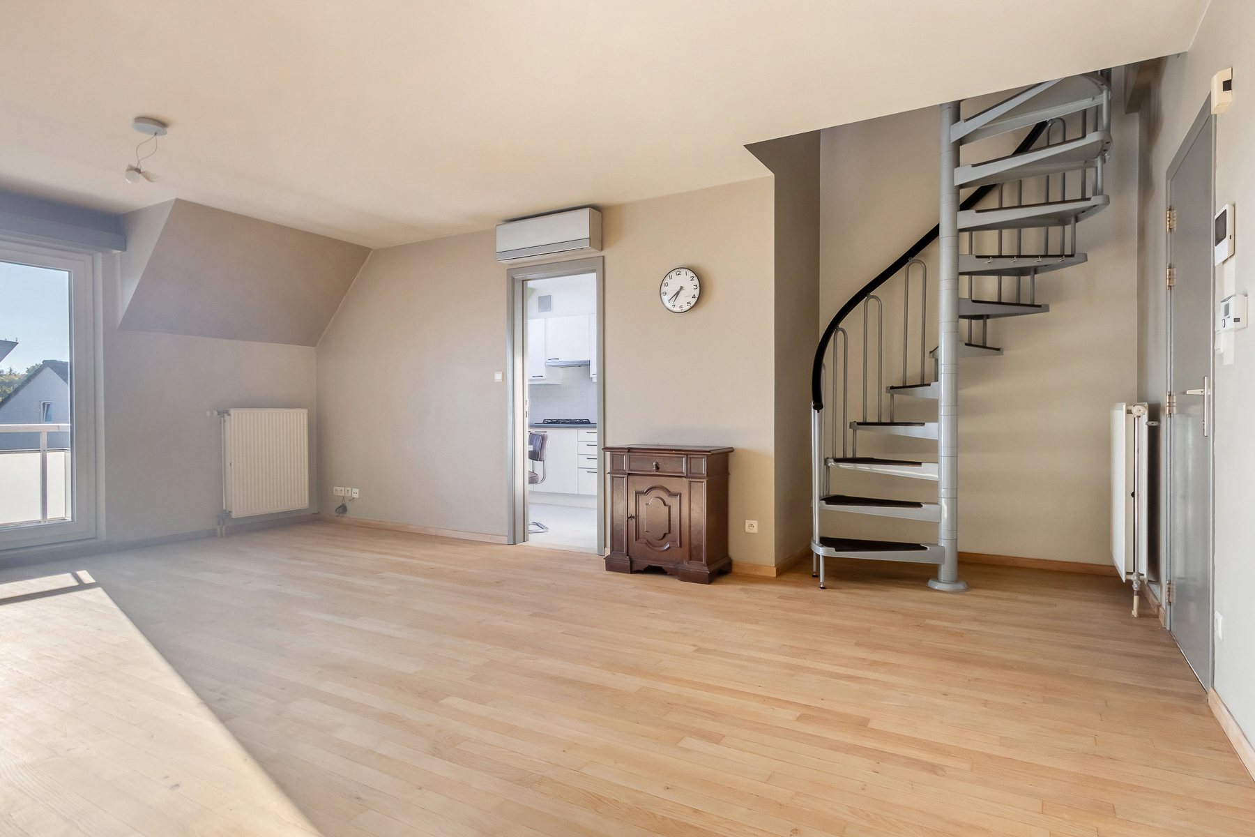 Ruim triplex dakappartement met 2 slaapkamers en EPC B - foto 4