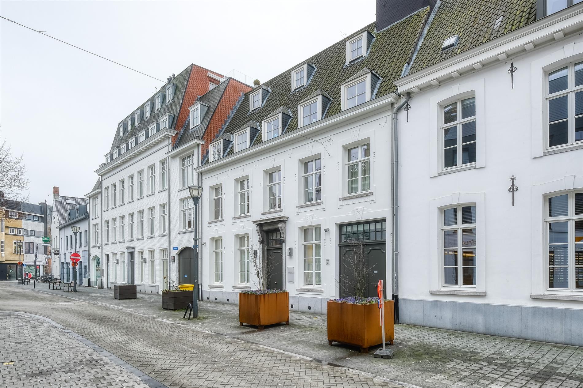 Kantoorruimte met opp. van 471m² in het centrum van Turnhout - foto 2