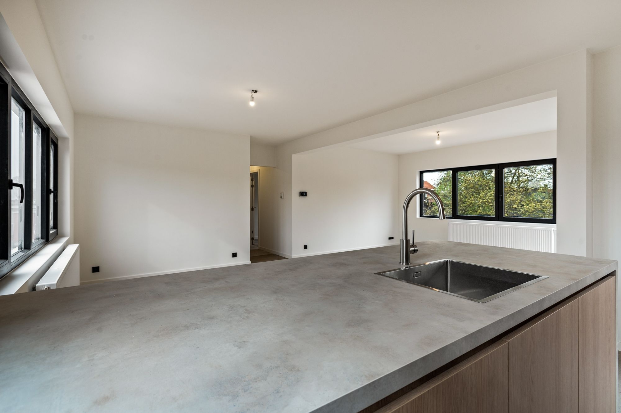 Volledig gerenoveerd appartement met 2 ruime slaapkamers op toplocatie in Mariaburg! - foto 5