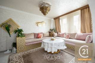 This charming and bright apartment is located in a well-maintained building in the lively Belgicastraat in Brussels. Fully move-in ready, it blends classic elegance with modern comfort, making it perfect for families or as an investment property.<br /><br />Upon entering, you are welcomed into a spacious and light-filled living area, featuring decorative ceilings, elegant chandeliers, and large windows that bring in plenty of natural light. The cosy sitting area connects seamlessly to the dining space, creating a warm and inviting atmosphere.<br /><br />The master bedroom is tastefully decorated and offers a peaceful retreat, while the two additional bedrooms can be used as children's rooms, a home office or guest rooms, depending on your needs.<br /><br />A major asset of this apartment is the practical attic, ideal for use as extra storage space – a rare advantage in an urban setting like Brussels.<br /><br />The location is excellent, within walking distance of shops, schools and public transport, and with easy access to both the city centre and the Brussels Ring.