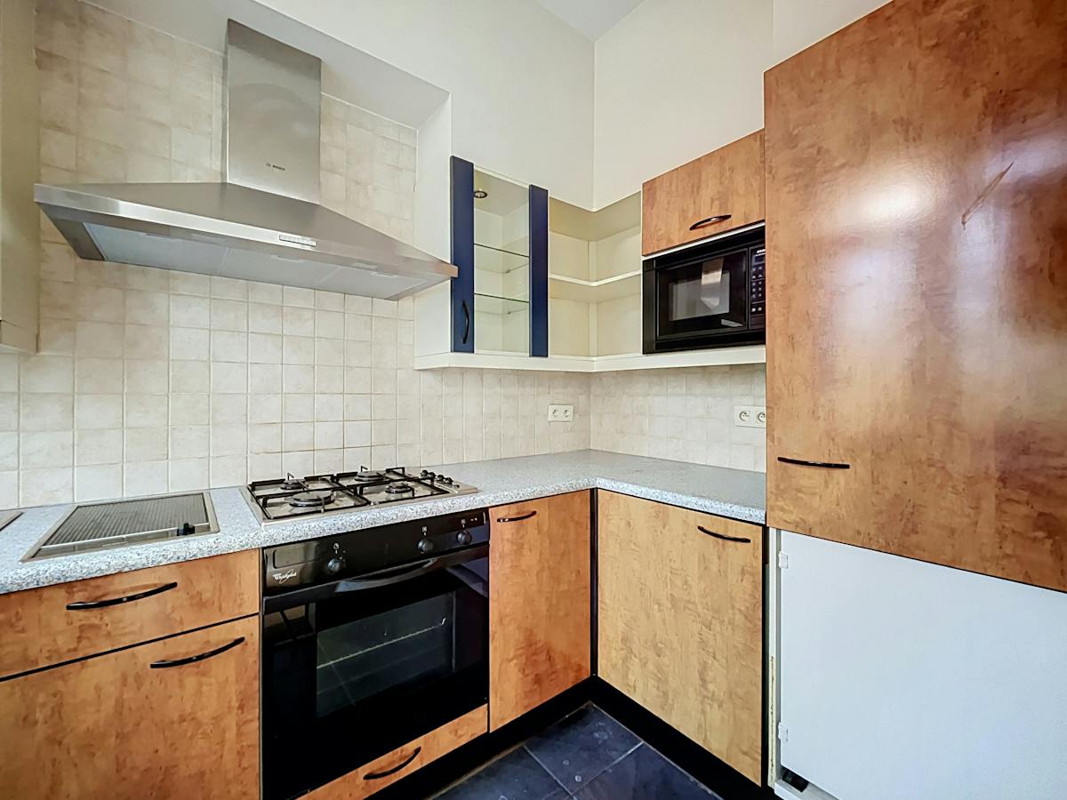 Lichtrijk 2-slaapkamerappartement met balkon te huur in Wilrijk - foto 4