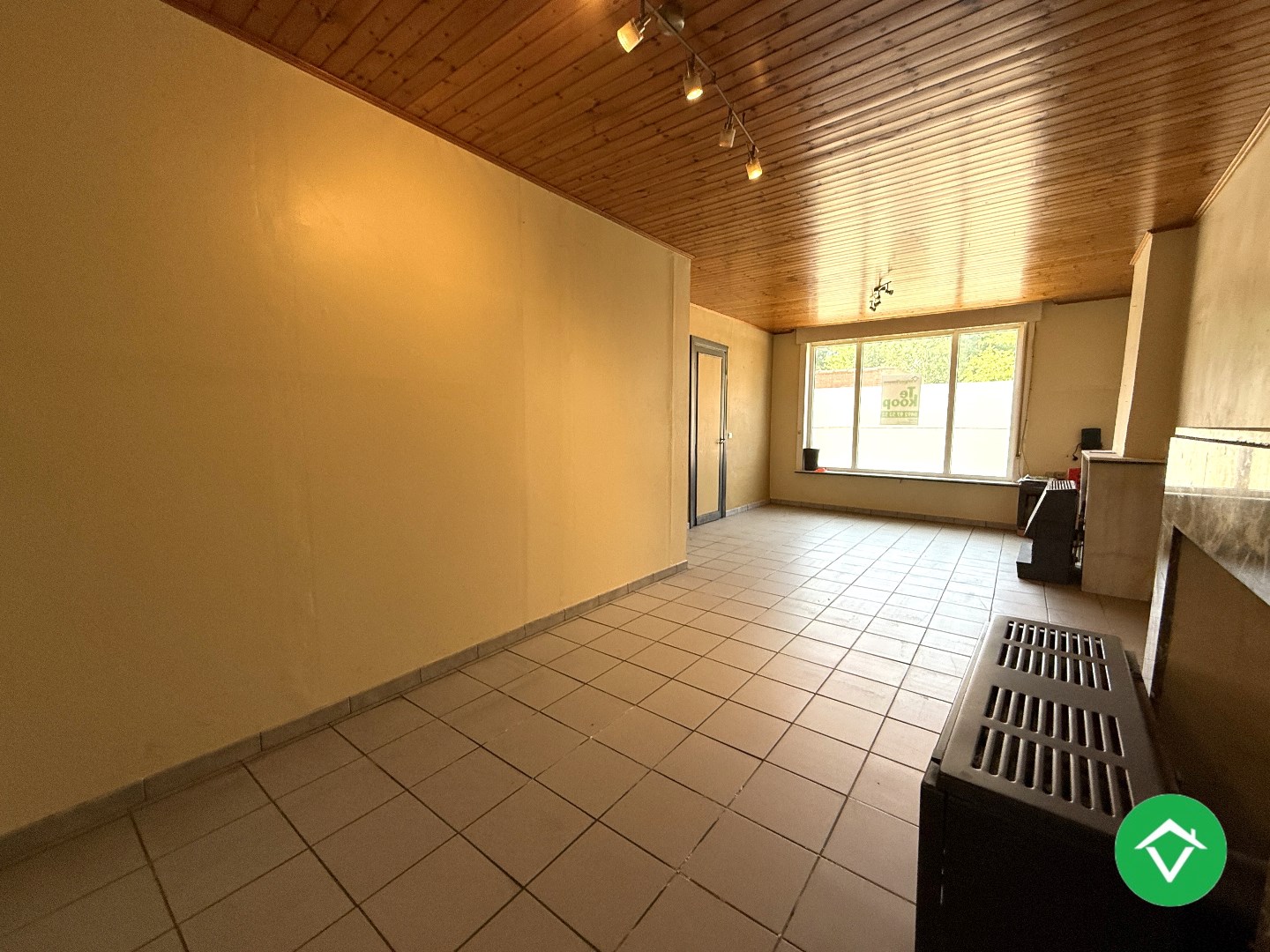 Op te frissen rijwoning met 3 slaapkamers en tuin in centrum Staden - foto 4