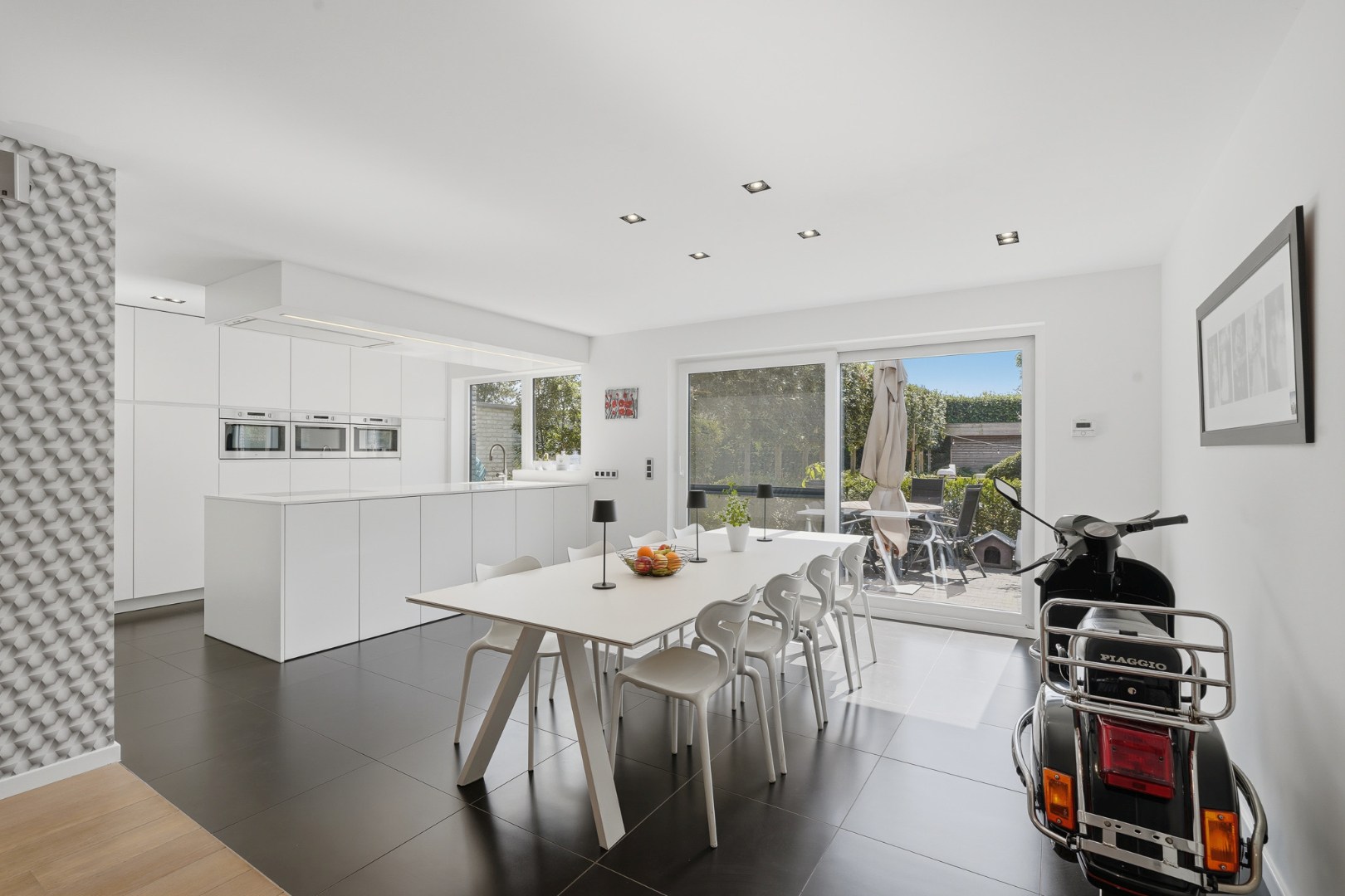 Moderne halfopen bebouwing met zonnige tuin en hoogwaardige afwerking - foto 4