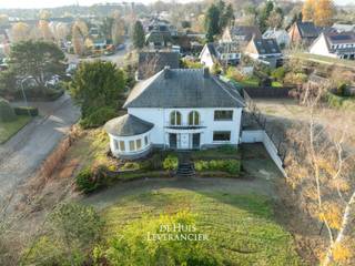 Bent je op zoek naar een uniek landhuis waarin je jouw eigen visie op wonen volledig kan vertalen? Zoek je een woning met een ziel, ruimte...