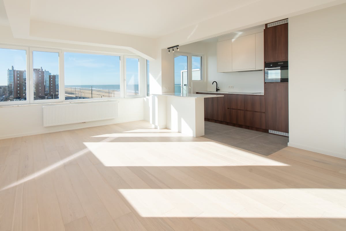 Gerenoveerd hoekappartement met prachtig open zicht - foto 5