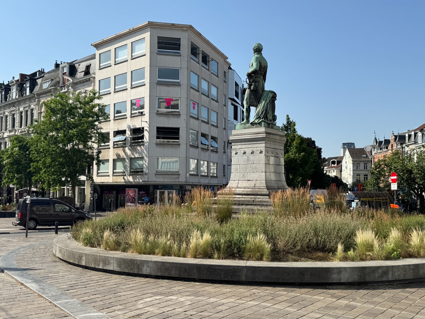 Commercial for rent in Ghent - photo 1