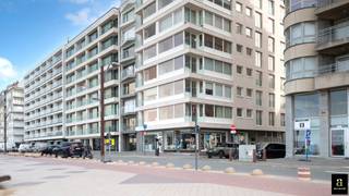 Uitstekend gelegen winkel op de hoek van de Zeedijk met de Strandstraat, in het stuk tussen het Albertplein en de Wielingen en in de...