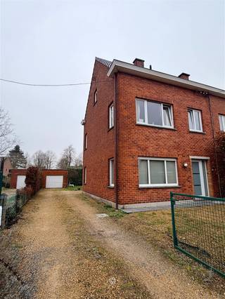 DESTELBERGEN - Are you looking for a HOB with garden in a quiet location in Destelbergen?Then this property might be something for you. The main...