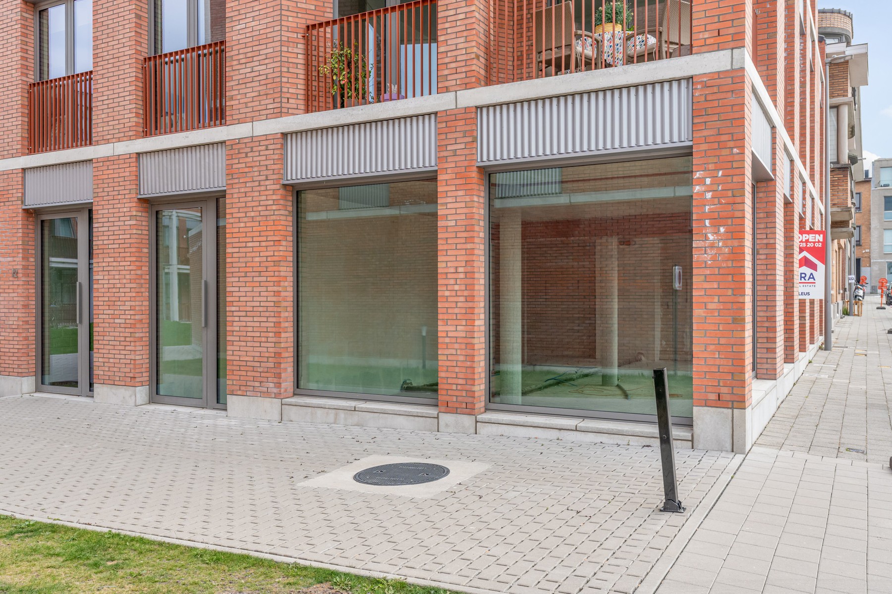 Commerciële Toplocatie in het Hart van Machelen! - foto 4