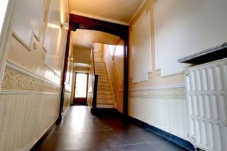 QUICK SALE | doe een bod vanaf 180.000 EUR* GEZINSWONING MET ZALIG GROENE TUIN NABIJ HET CENTRUM Nog enkele kleine afwerkingen en deze woning staat...