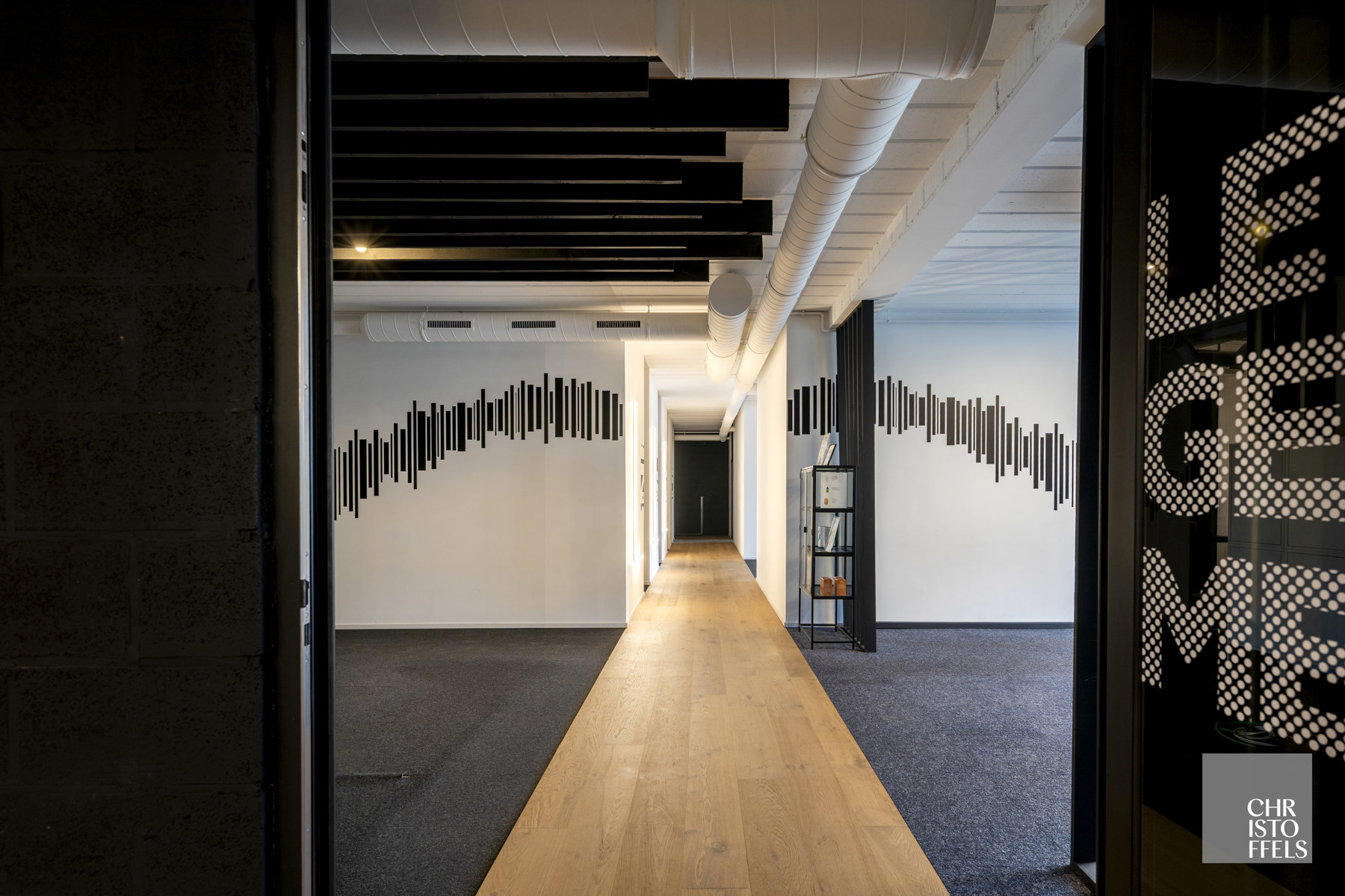 Bedrijfsgebouw (267m²) met 6 parkings - foto 3