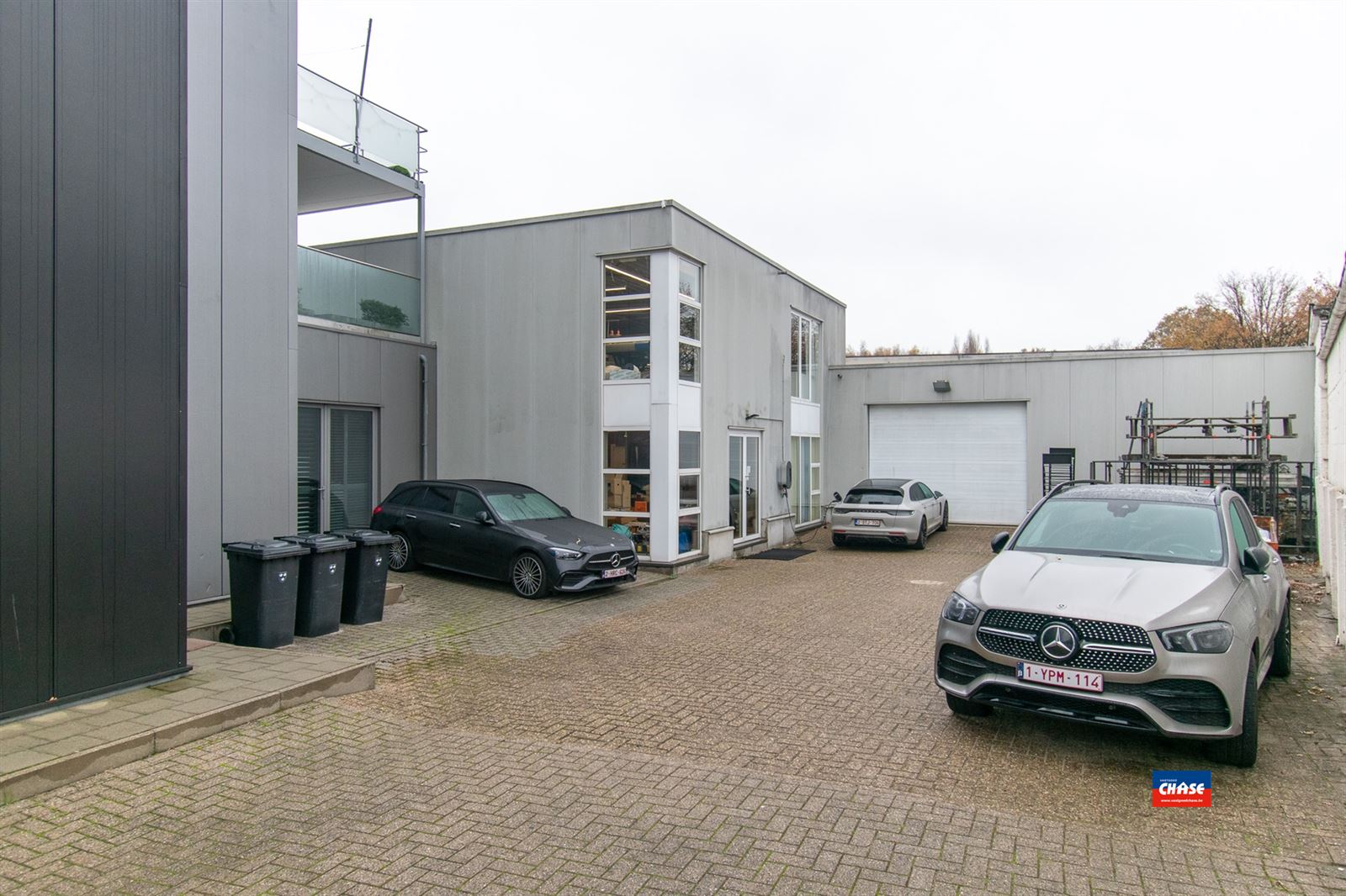 Gemengd gebouw met winkel, 2 appartementen, kantoor en magazijnruimte - foto 3