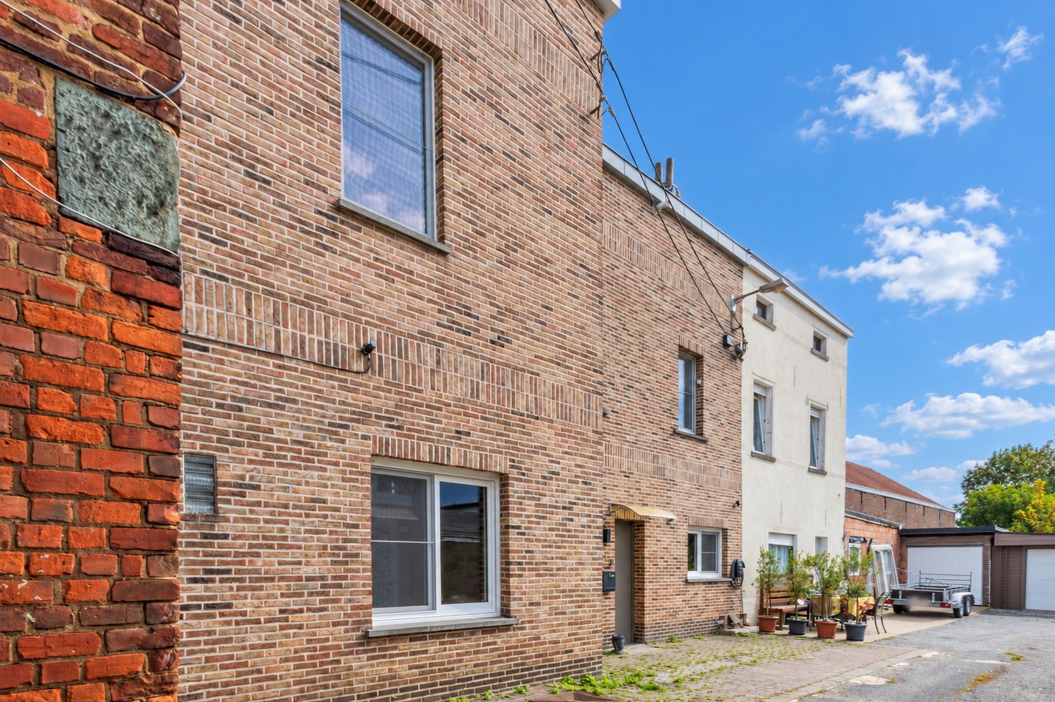 RUIME WONING MET 2-4 SLAAPKAMERS, GARAGE & TUIN ! - foto 2