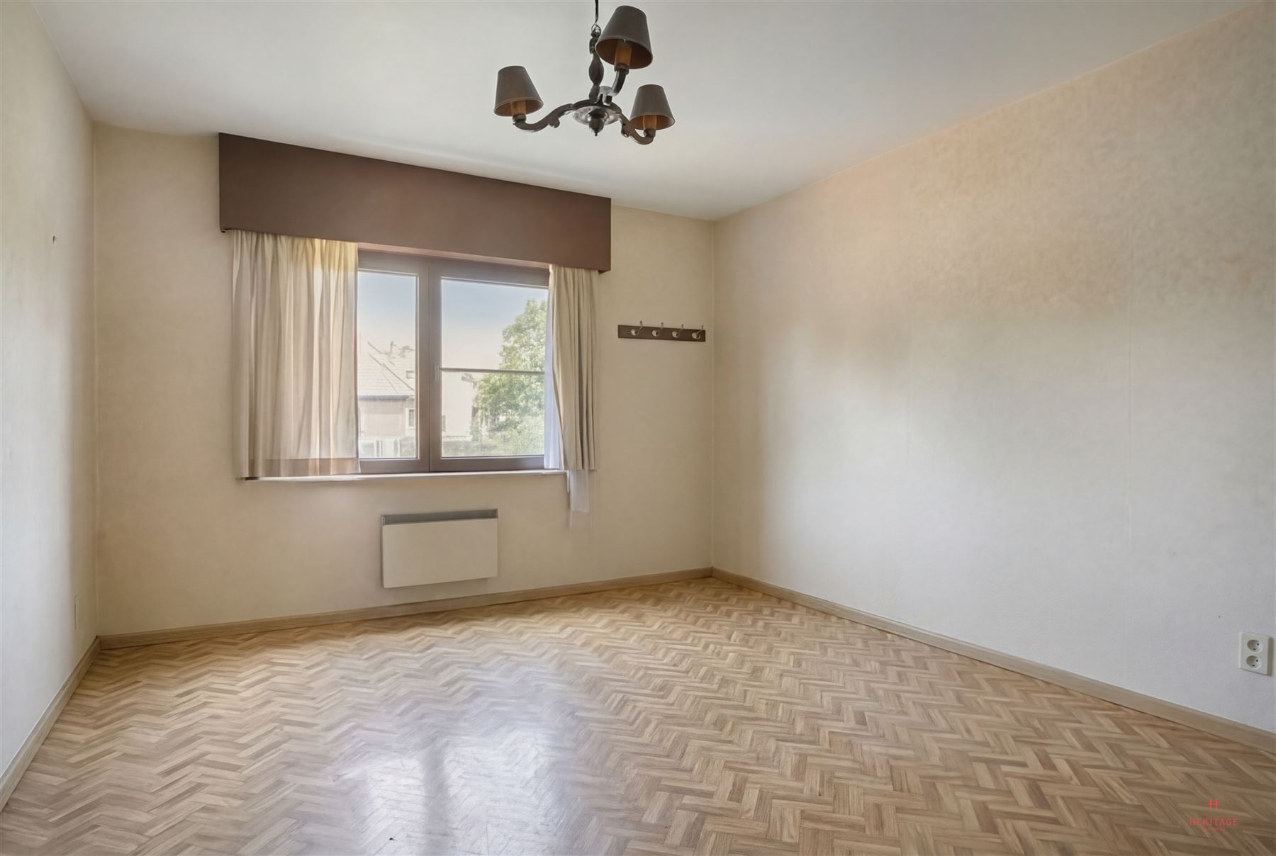 Ruime en rustig gelegen woning met inpandige garage - foto 5