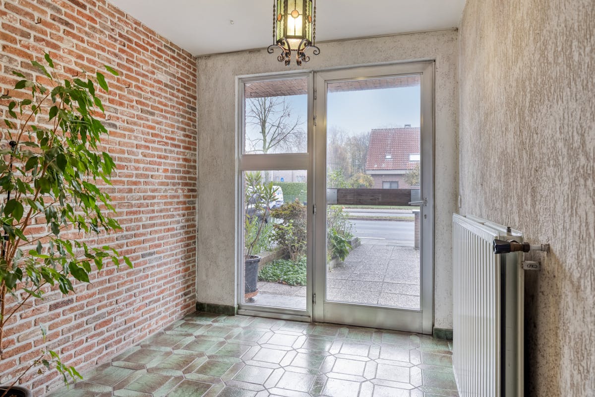 Lichtrijke te renoveren woning te koop in Wilrijk - foto 2