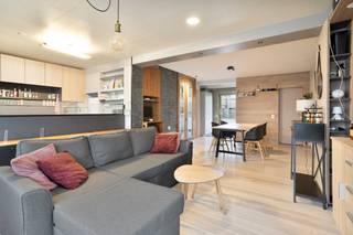 Deze instapklare bungalow biedt comfortabel gelijkvloers wonen op een vlot bereikbare locatie. Dankzij de praktische indeling en aangename...