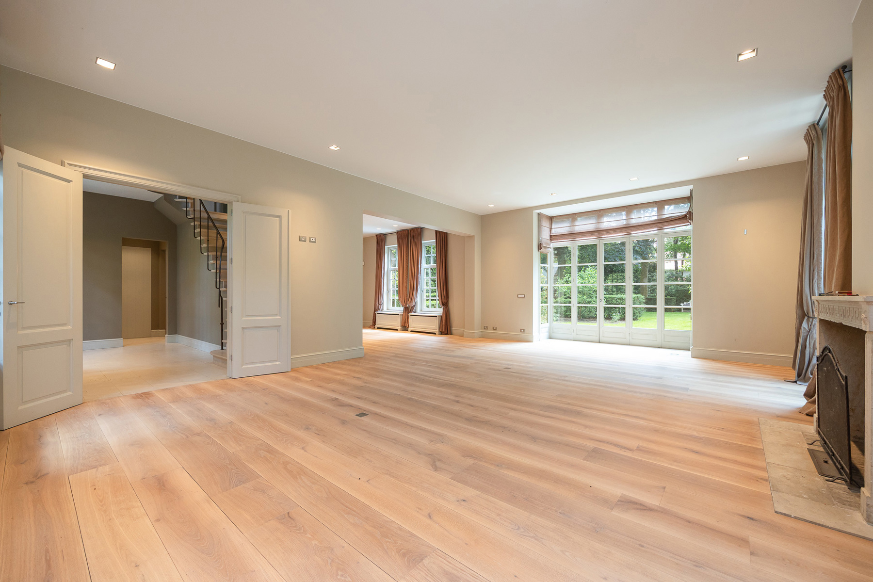 LUXUEUZE VILLA MET HOOGWAARDIGE AFWERKING - foto 3