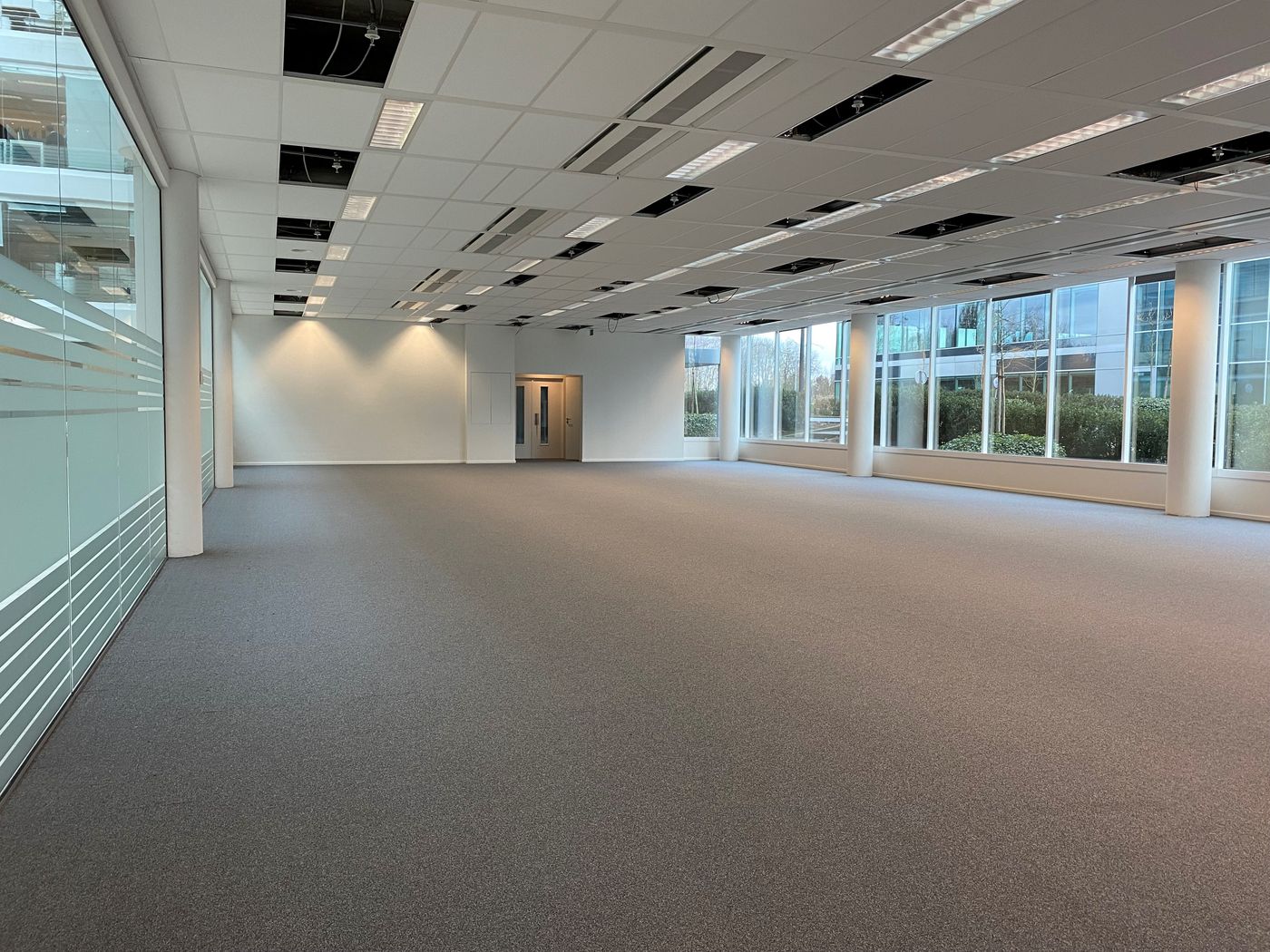 2.047 m² high-tech kantoor met unieke visibiliteit langs A201 - foto 4