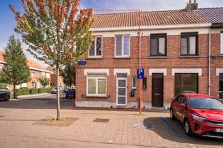 <p><span>Cozy family home with south facing garden in prime location in Mechelen</span></p><p><span>In a quiet, child-friendly street just outside Mechelen's city ring, you will find this charming family home. Upon entering, you immediately notice the authentic staircase in the entrance hall. The bright, open living space is perfectly divided into a cozy sitting area and a dining area that flows seamlessly into the open kitchen. Thanks to the view of the garden, you enjoy a pleasant connection with the outdoors here.</span></p><p><span>On the ground floor you will also find a separate laundry room and storage.</span></p><p><span>On the second floor there are two bedrooms and a bathroom with toilet. The attic offers additional storage space.</span></p><p><span>The garden is equipped with artificial turf - low maintenance, and gives access to the first garage. Following by the 2nd garage. Between both garages is a door. Garages have automatic sectional garage door. Both garages must be purchased for an additional 40,000. </span></p><p><span>The ideal location combines easy accessibility (near E19 and stores) with the tranquility of a pleasant living environment.</span></p><p><span> The house with one garage and the second garage are currently rented out and generate a rental income of 1,135 per month. </span></p>