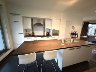 This beautiful ground floor apartment in Zonhoven offers comfort and convenience with its modern facilities and quiet...