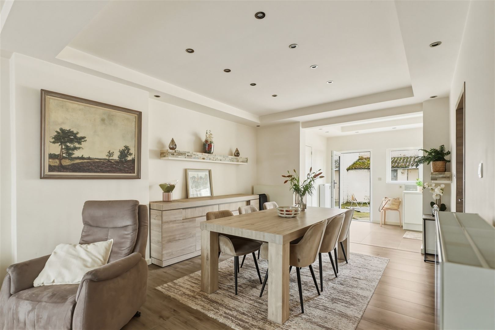 Volledig gerenoveerde gezinswoning met 5 slaapkamers - foto 2