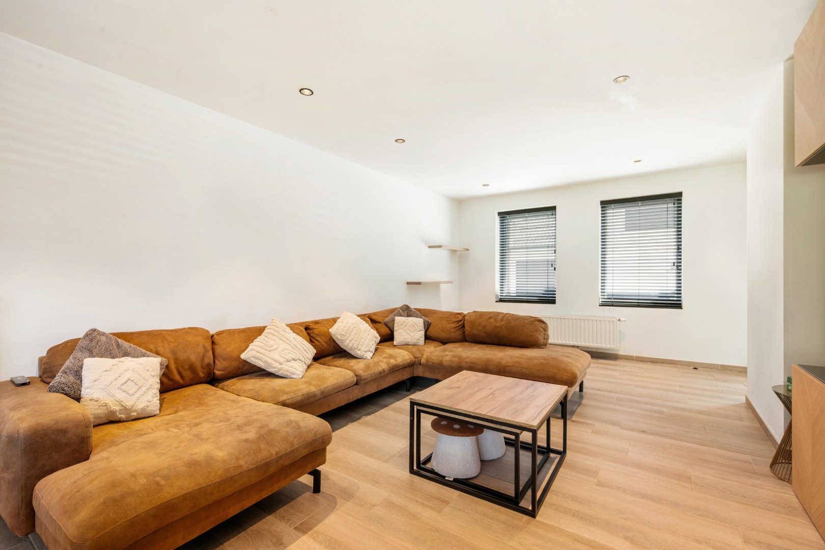 Instapklare woning met 3 slaapkamers, oprit voor 2 wagens en garage op rustige locatie in Beselare - foto 4