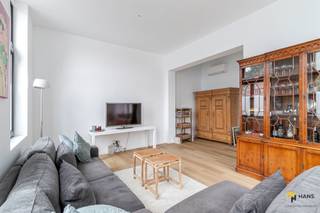 Gerenoveerd appartement (127 m²) met 2 slaapkamers en tuin (70 m²) in Kapellen. Met de ligging pal in het centrum zit je overal dichtbij: van...