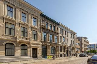 Welkom in de Zurenborg wijk te Berchem. In deze wijk met de meest unieke woningen van Antwerpen hebben wij het genoegen u dit prachtig, te renoveren...