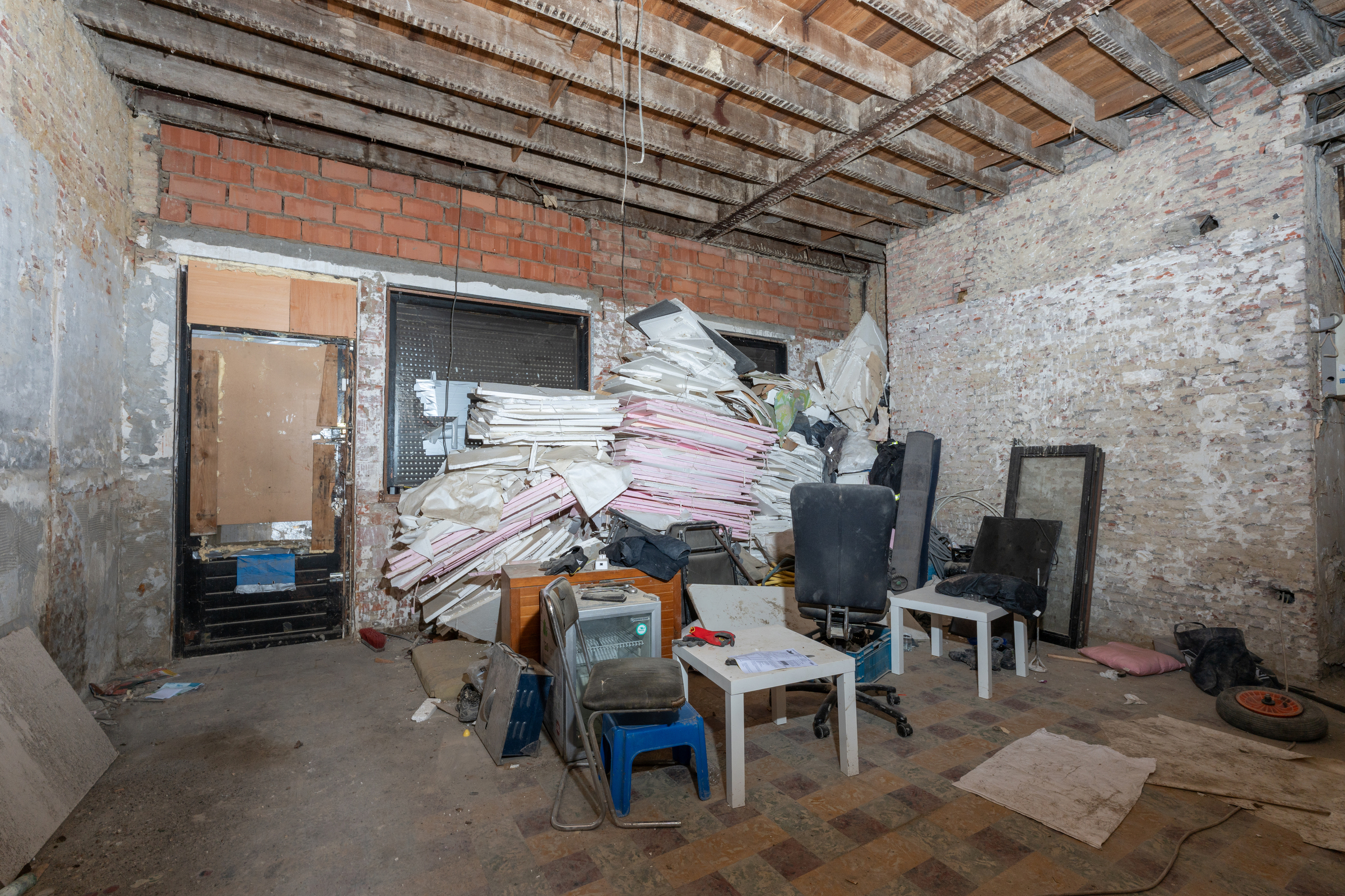 Te verbouwen woning met veel mogelijkheden in Antwerpen - foto 5