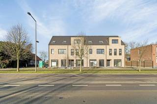 Te koop in Stabroek aan het Hoogeind 11 - prachtige nieuwbouwwoning met tuin en dubbele garage - 4 slaapkamers, nog eens een aparte bureaukamer...