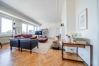 Informatie & bezoeken : Alexia.ignelzi@weinvest.be - 0473585255 - We Invest biedt deze prachtige flat aan op de 6e verdieping van een gebouw uit...