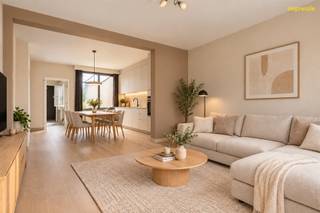 <p><span>Bent u op zoek naar een appartement dat u volledig naar eigen smaak kan inrichten? Dan is dit gelijkvloers appartement in een kleinschalige residentie met slechts twee appartementen zeker een bezoek waard.</span></p><p><span>Het appartement beschikt over een </span><span>ruime woonkamer</span><span>, een </span><span>aansluitende keuken</span><span> met toegang tot het </span><span>terras</span><span> en de </span><span>grote privatieve tuin</span><span>, een </span><span>badkamer</span><span> en een </span><span>praktische berging</span><span> die extra opbergruimte biedt. Bovendien beschikt u over een </span><span>privatieve kelderberging</span><span>, ideaal voor voorraad of seizoensmateriaal.</span></p><p><span>Een grote troef is het ontbreken van </span><span>gemeenschappelijke kosten</span><span>, waardoor u geniet van een lage vaste kost. Dankzij de interessante indeling, de buitenruimte en de kleinschaligheid is dit appartement zowel </span><span>ideaal voor eigen bewoning</span><span> als een </span><span>uitstekende investeringsopportuniteit</span><span>.</span></p>