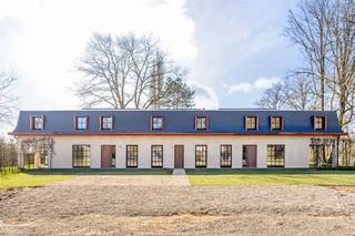 Bienvenue à Deer Avenue dans le quartier idyllique de Bolderberg, où le luxe, l'espace et la durabilité se conjuguent parfaitement. Cette...