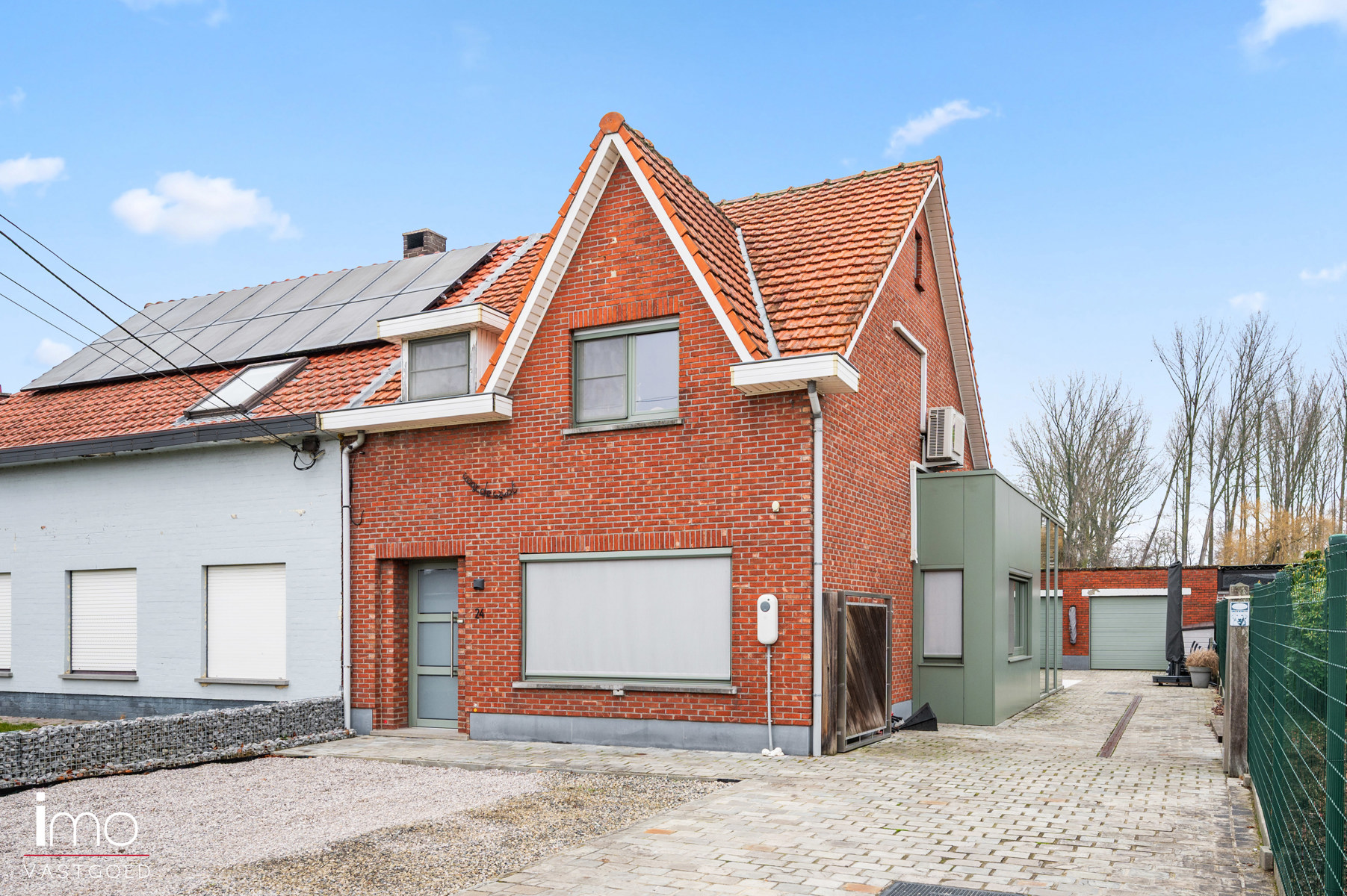 Charmante halfopen woning met diepe tuin en open zicht - foto 1