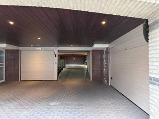 Rés. BeltaneAu rez-de-chaussée de la résidence Beltane se trouve cet emplacement de parking facilement accessible. Grâce à la large entrée, vous...