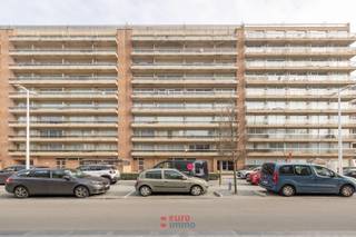 Deze ruime studio met twee slaaphoeken is gelegen in de brede Franslaan van Nieuwpoort-Bad, een centrale en gegeerde ligging op wandelafstand van...