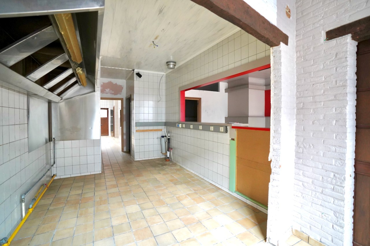 Karaktervolle te renoveren woning op topligging in Assenede! - foto 4