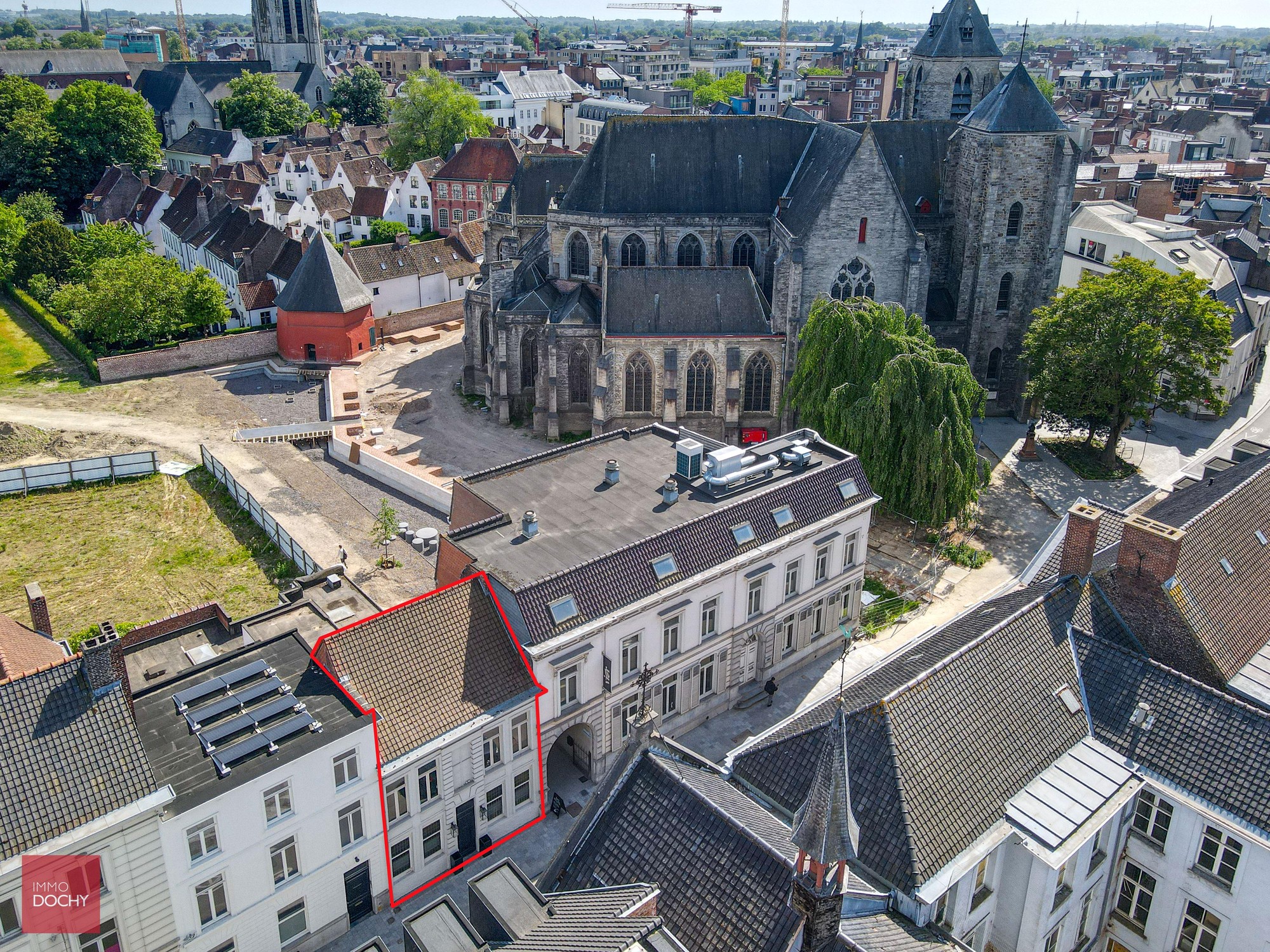 Hippe instapklare stadswoning centrum Kortrijk palend aan Begijnhofpark - foto 1