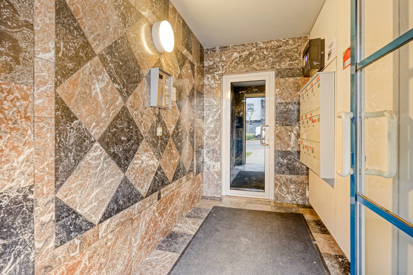 Goed gelegen 2-slaapkamerappartement – EPC 132 kWh/m² - bewoonbare opp. 99 m² - foto 3