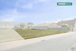 Cette nouvelle division a été récemment achevée à la périphérie d'Emelgem, dans le district d'Izegem. De ce fait, nous trouvons ces 4 lots dans la meulebeeksestraat destinés à un bâtiment ouvert. Vivre ici, c'est profiter d'un environnement rural, mais aussi d'une connexion fluide vers Tielt, Kachtem, Ingelmunster et, bien sûr, Izegem. Il n'y a aucune obligation de construction, donc l'acheteur final est libre de choisir avec quel entrepreneur, quel promoteur,... il veut travailler. Il existe des règles d'attribution flexibles qui peuvent être demandées. Le lot 4 est désormais mis en vente au prix initial de 175 000 euros, une offre supérieure au prix fixé étant présentée aux propriétaires. Ce lot couvre 791 m² et a une largeur de parcelle de 19,53 m. Le terrain est orienté au nord, vous pouvez donc également y profiter des zones ensoleillées et ombragées. Vous souhaitez réaliser votre nouveau rêve de vie ici ?Alors contactez-nous dès aujourd'hui pour plus d'informations !Le bien est proposé selon la formule Power-sale. Du 10/07/2026 00:00 au 31/07/2026 00:00, vous pouvez visiter le bien sur rendez-vous et faire une offre. Le prix affiché est un prix indicatif. Pour plus d'informations, veuillez contacter le responsable du dossier.Registre des mesures: non