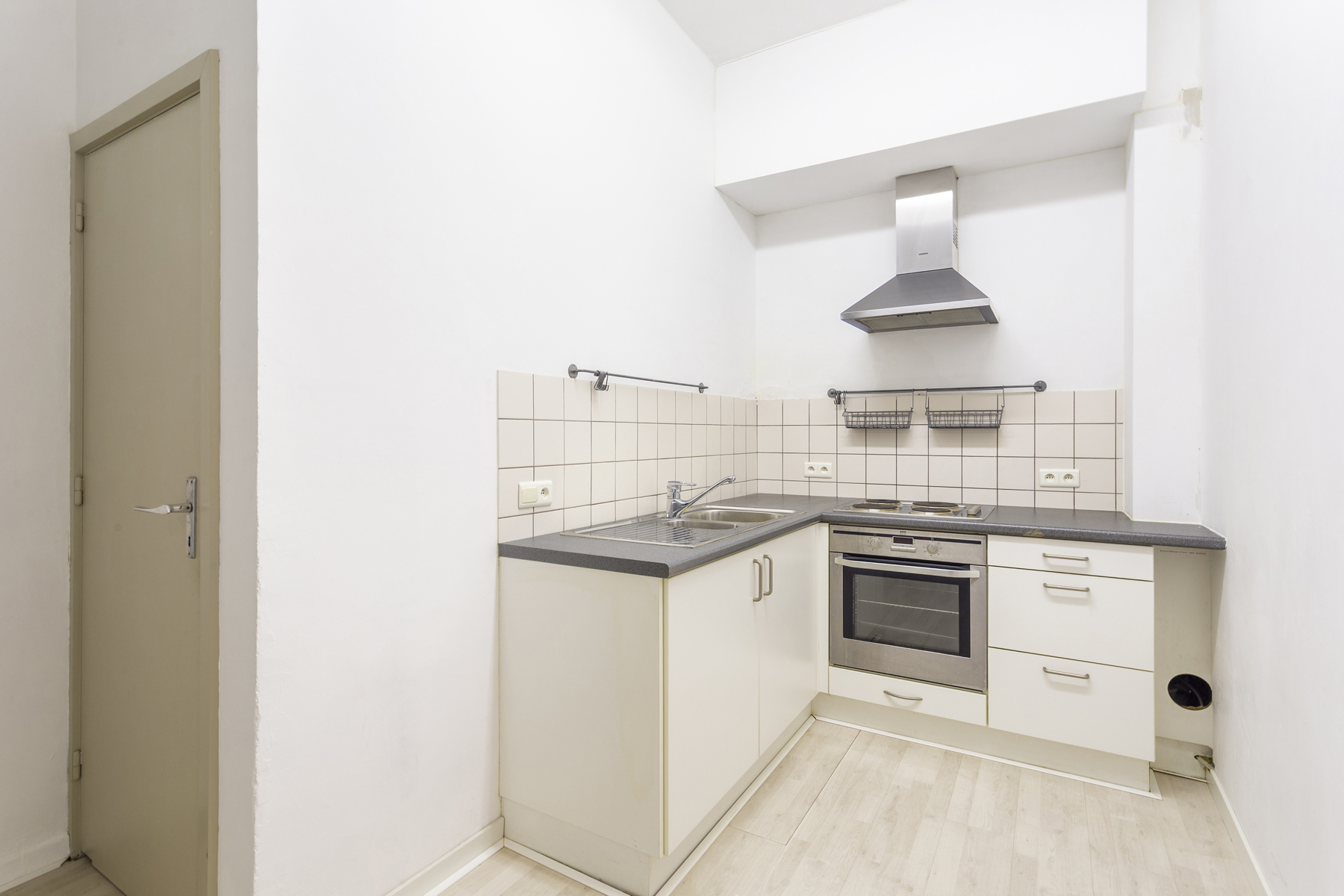 Commercial à louer à Anvers - photo 4